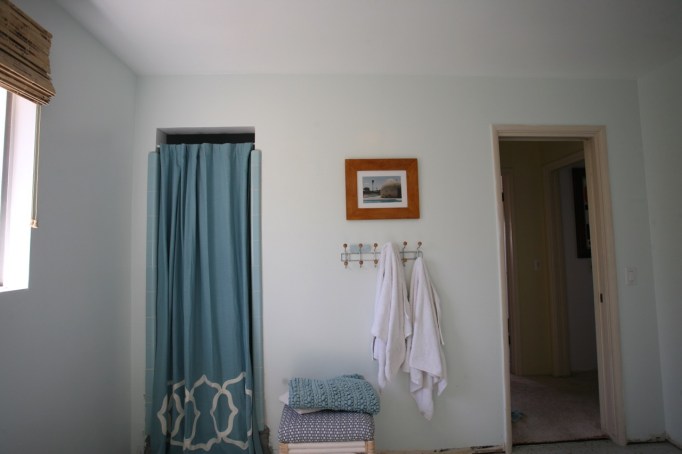 blue bathroom vintage