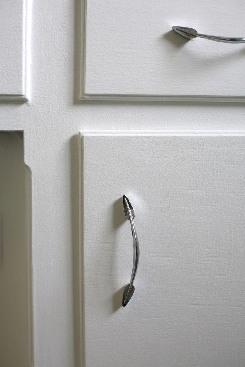 painting latex over oil based paint white cabinets stainless bar pulls hardware kitchen bathroom