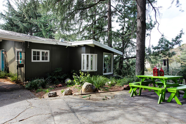 black house exterior color