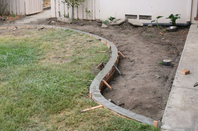 installation DIY yard curbs curbing border lawn landscape