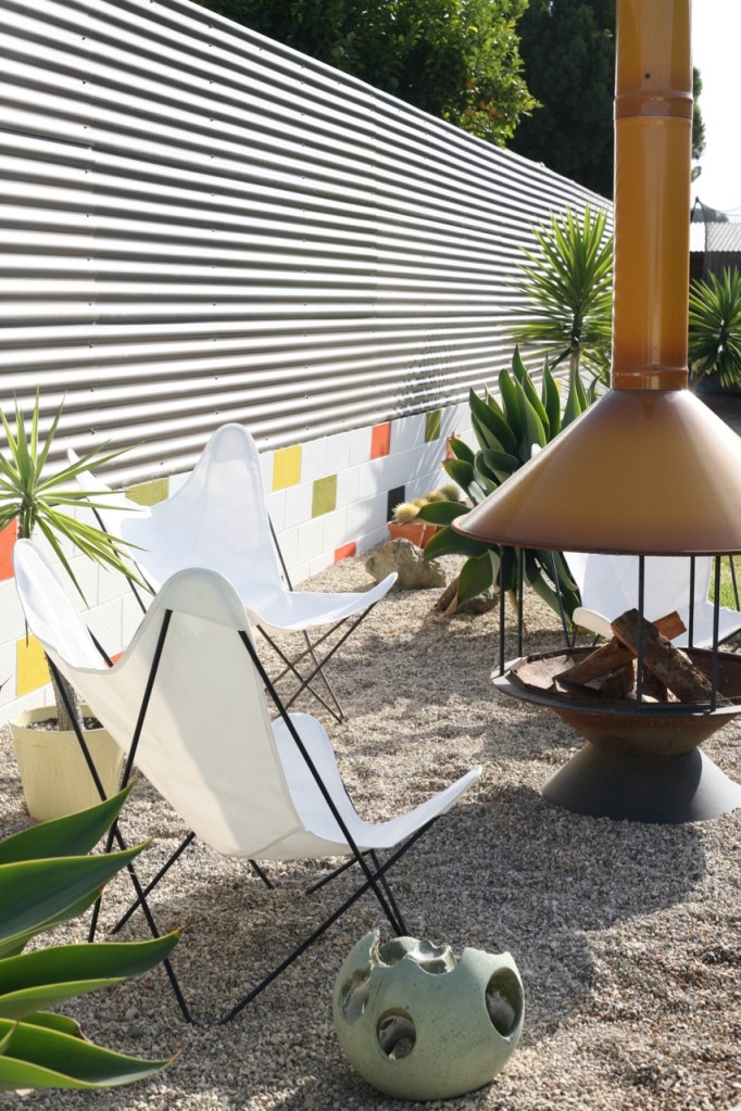 mid century modern backyard landscaping